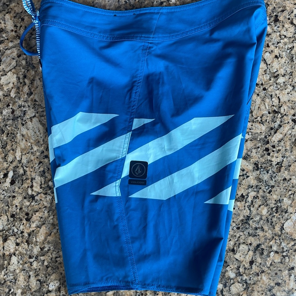 Volcom Mod Tech Nwot Men’s Board Shorts Size 32 - image 3